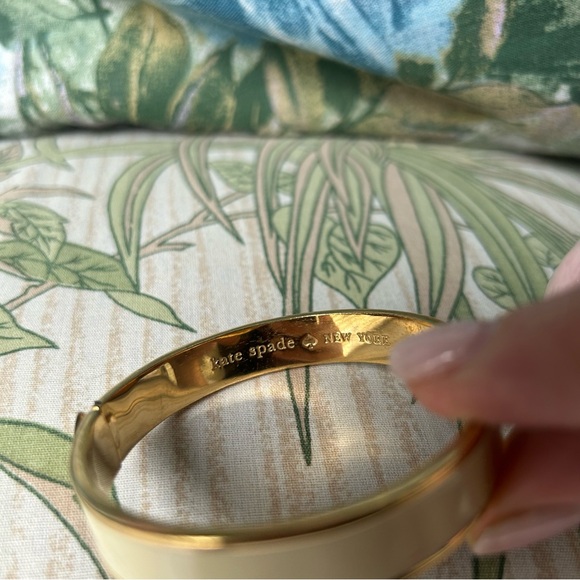 🤍💛Kate Spade Gold Heart Bangle Bracelet Set | Gold & Ivory | Live Colorfully Duo - Picture 6 of 12